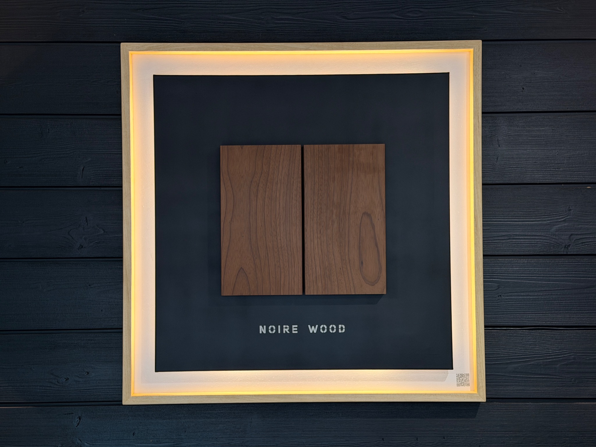 Арт-стенд Noire Wood для шоу-рума